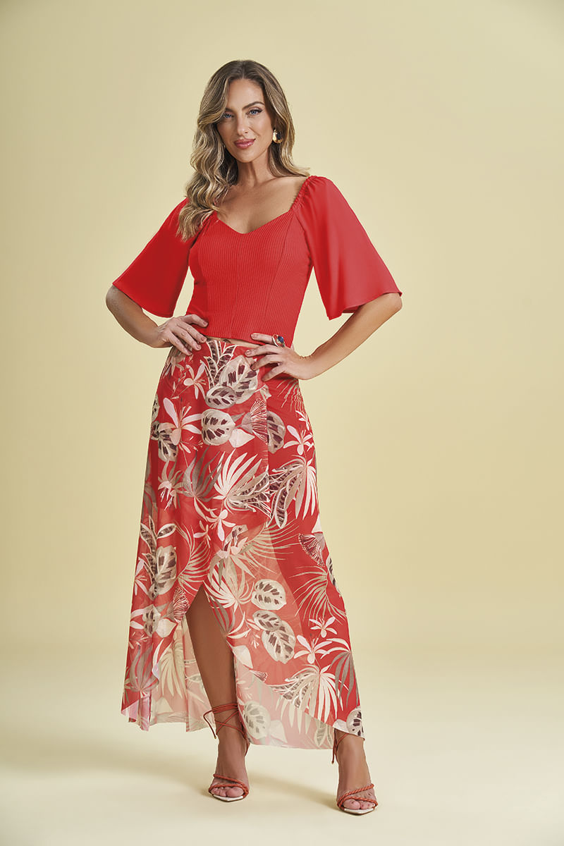 Saia Longa Tule com Estampa de Plantas e Fenda Frontal Vermelho